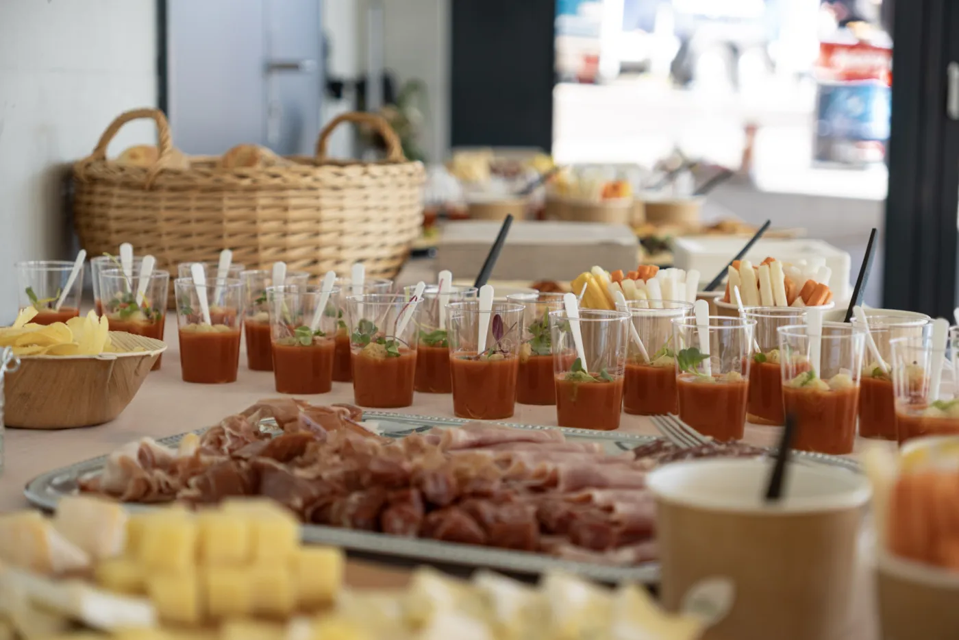 Apéro-Buffet von Food on Wheels für einen gemeinsamen Anlass